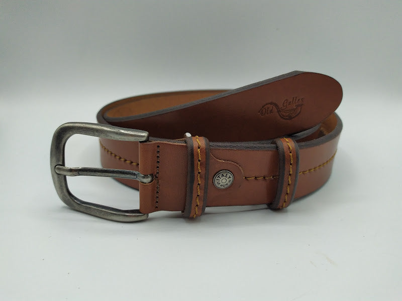 Belt With Central Seam
