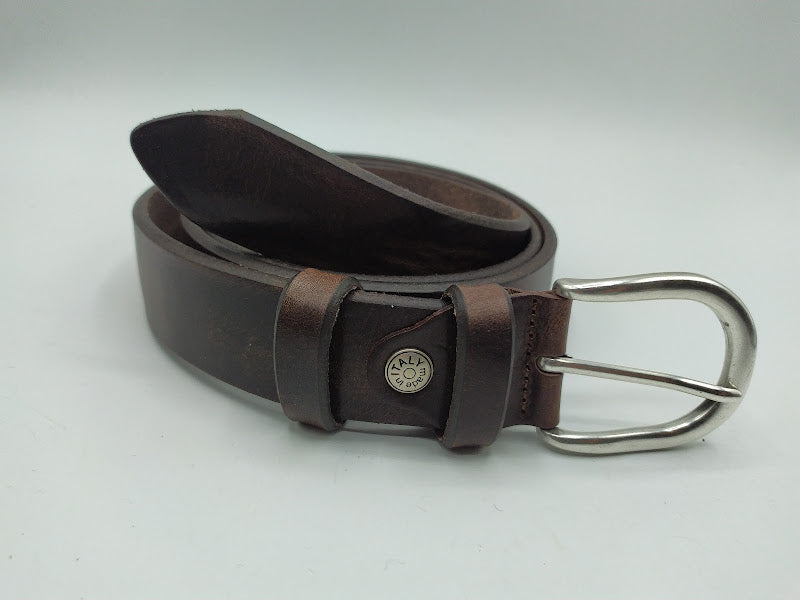 Vintage effect leather belt
