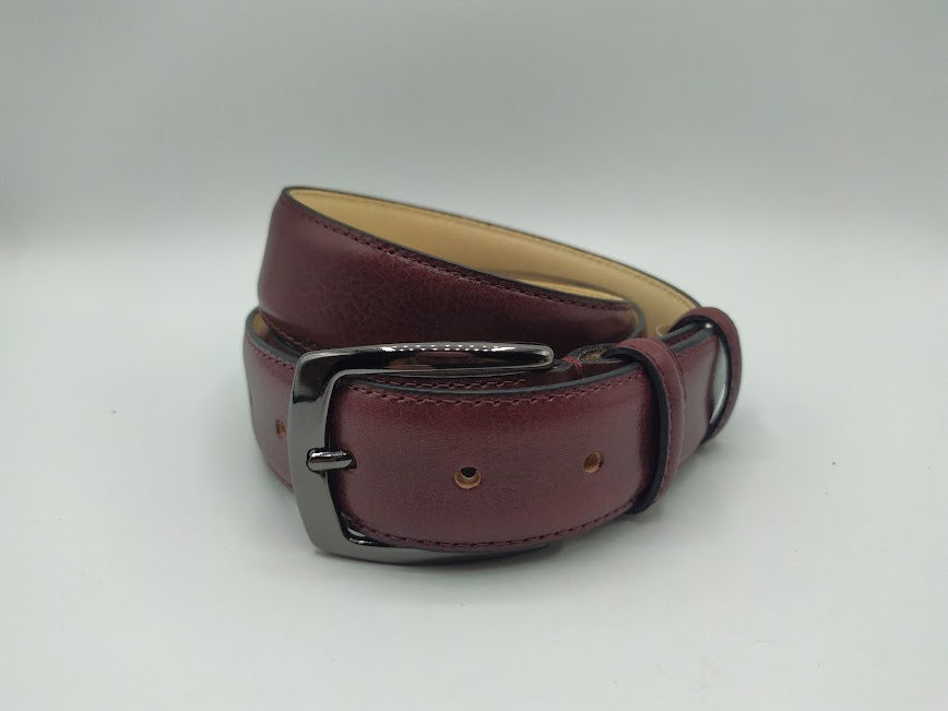 Leather belt with cowhide interior