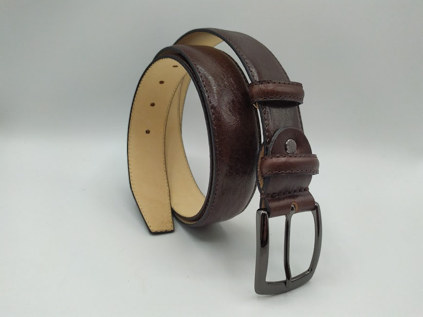 Leather belt with cowhide interior