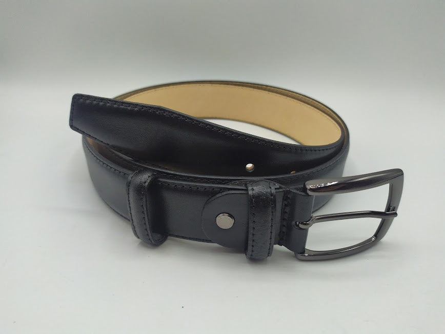 Leather belt with cowhide interior