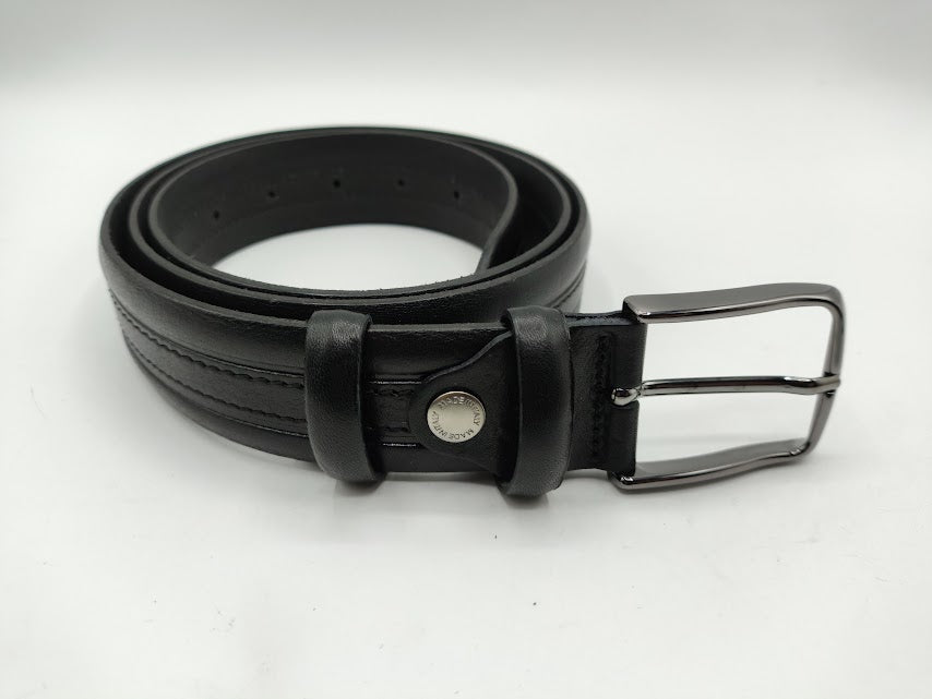 Leather belt with central stitching
