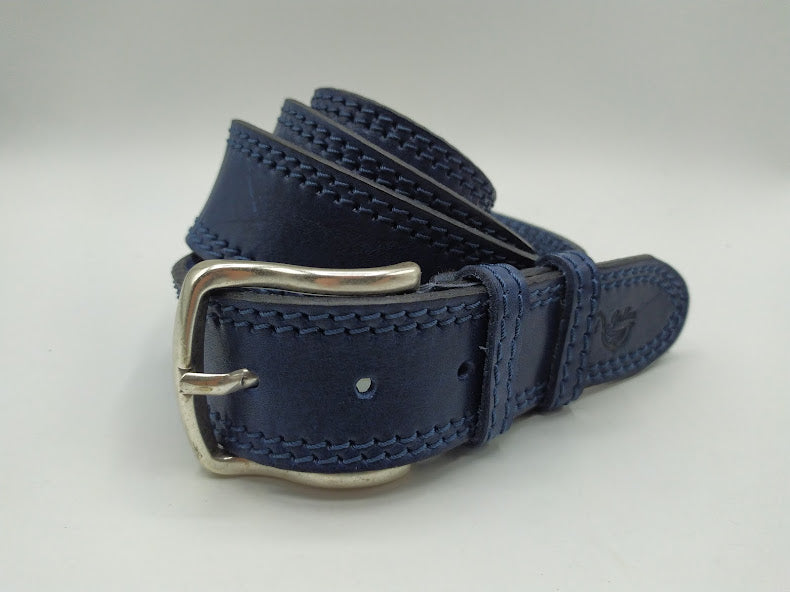 Sports belt with two stitching stitching