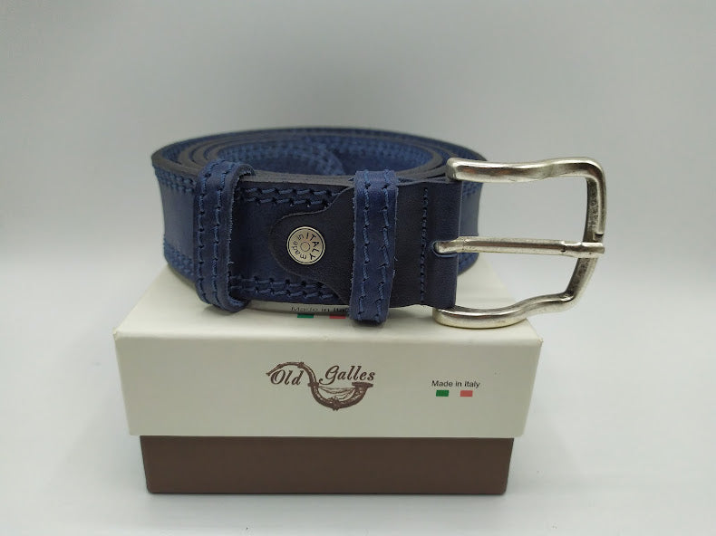 Sports belt with two stitching stitching