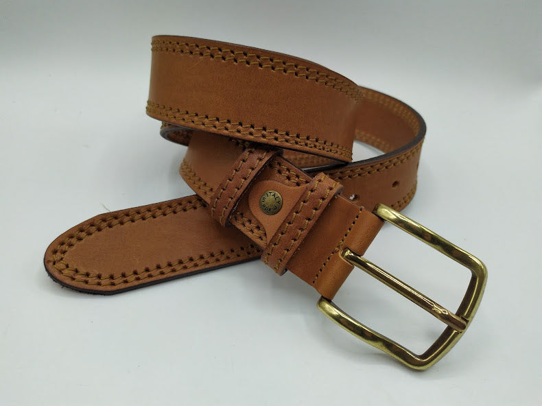 Sports belt with two stitching stitching